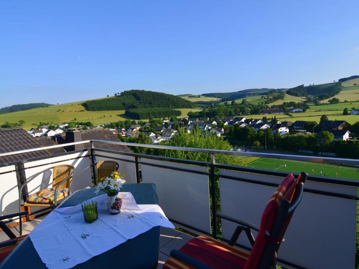 Serene Apartment In Meschede With Balcony 그레벤슈타인 외부 사진