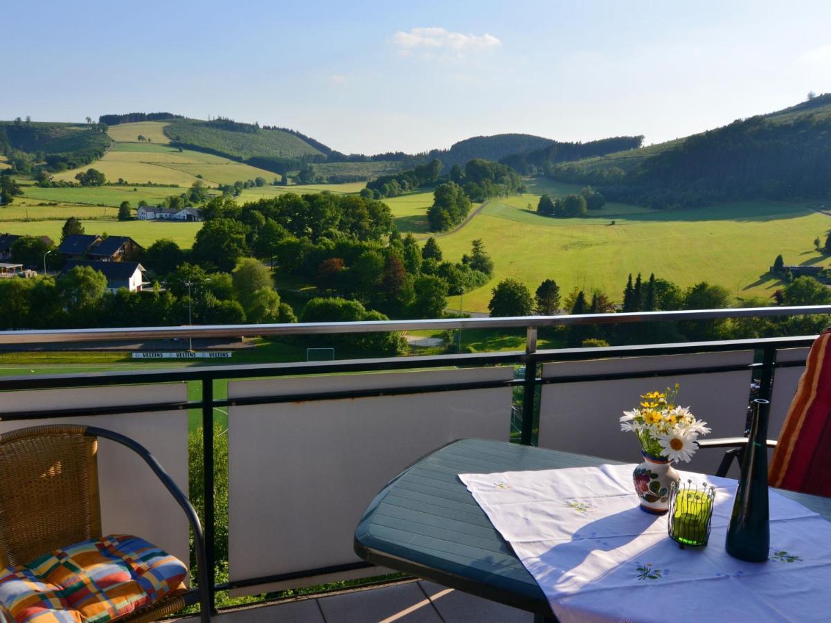 Serene Apartment In Meschede With Balcony 그레벤슈타인 객실 사진